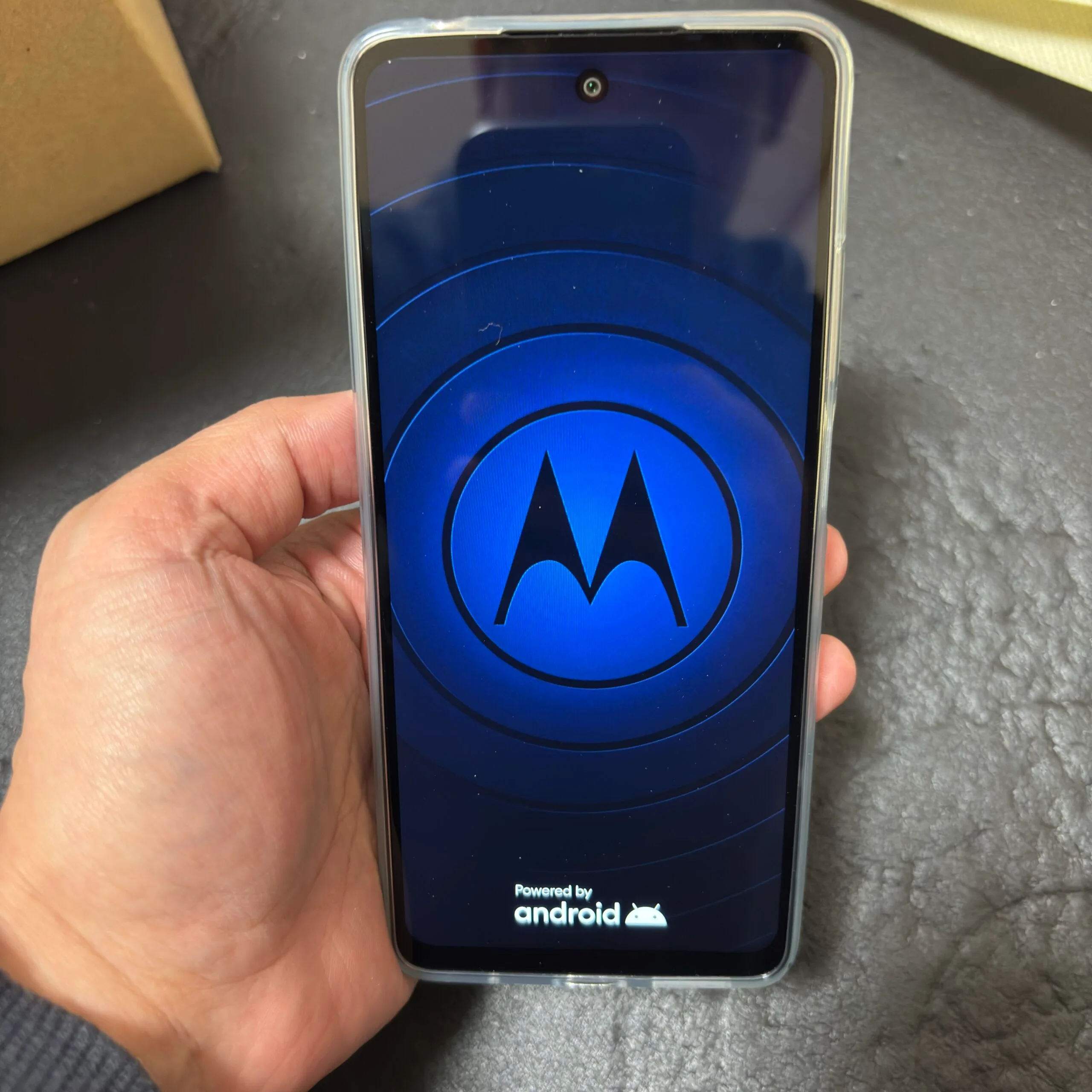 モトローラスマホ moto g24 新品MNP一括1円でLIBMOで契約したので使用感レビューします。